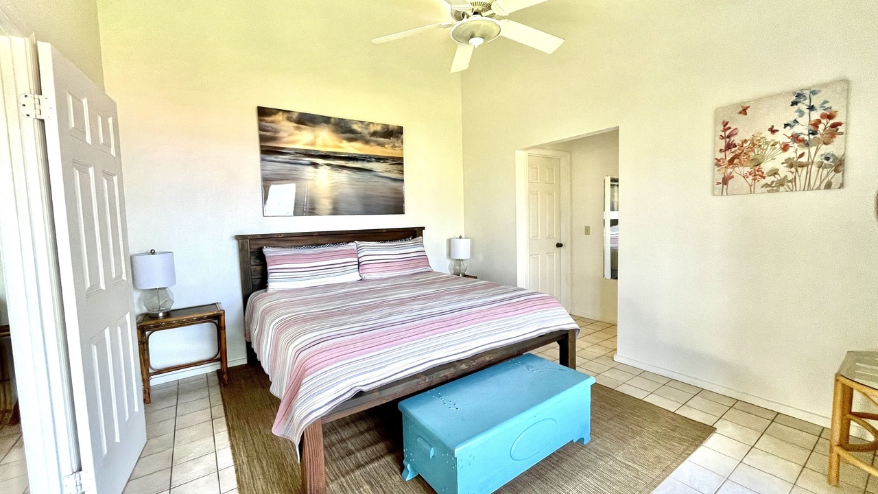 Photo of Bedroom in Kahaluu Bay