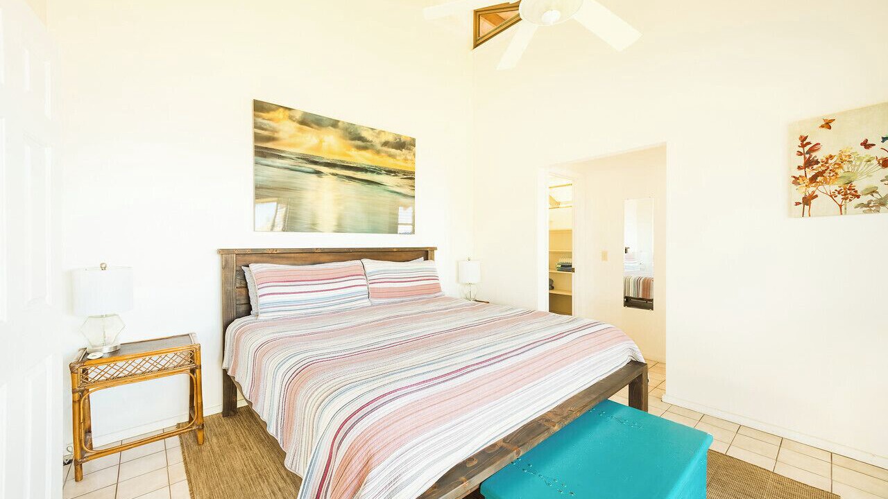 Photo of Bedroom in Kahaluu Bay