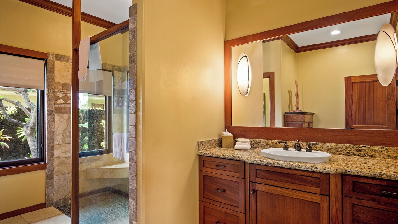 Photo of Bathroom in Waikoloa