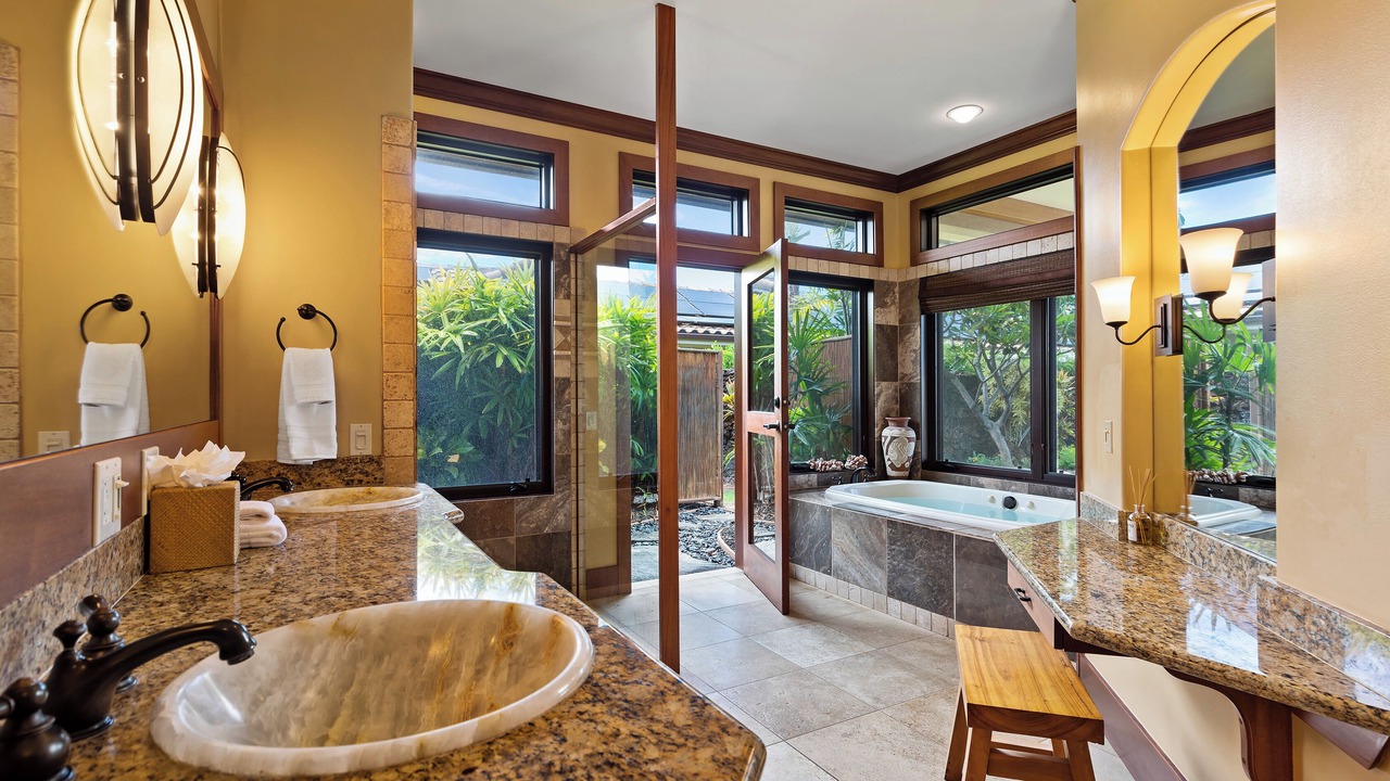 Photo of Bathroom in Waikoloa