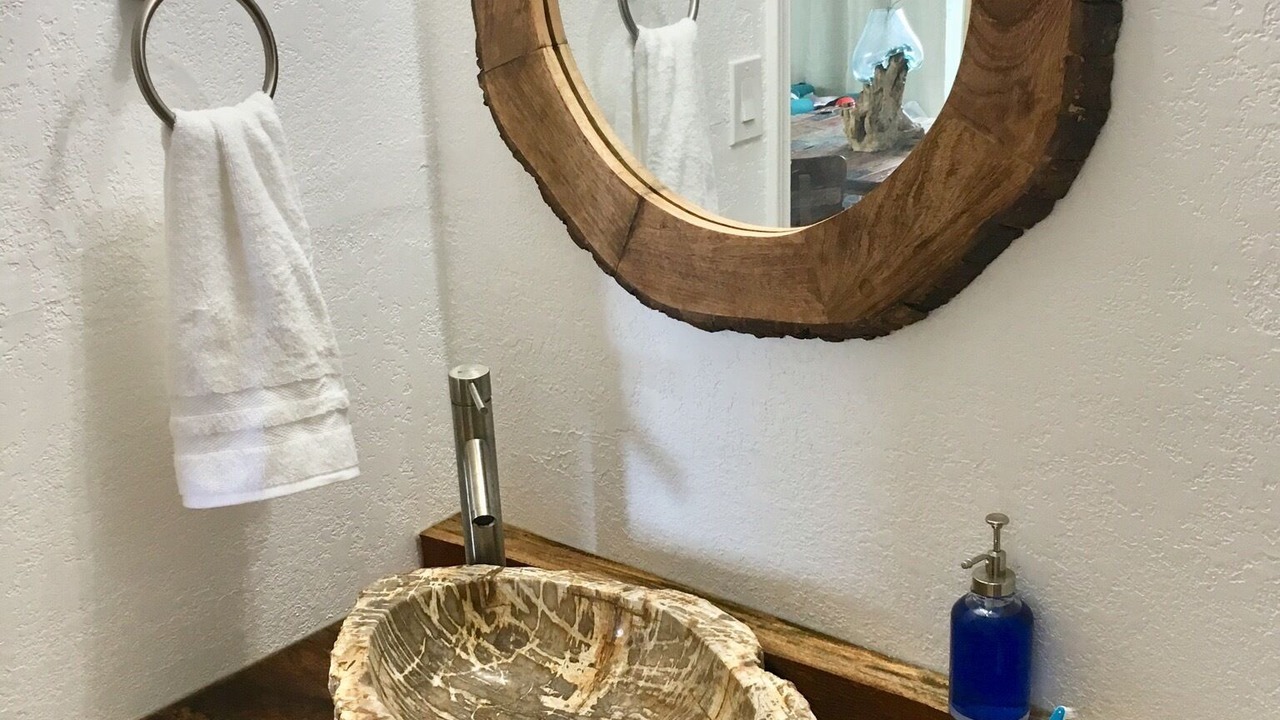 Photo of Bathroom in Kalapana