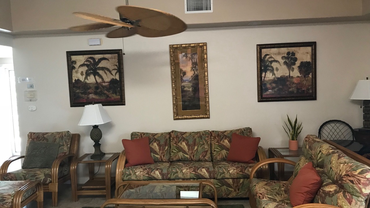 Photo of Livingroom in Kahaluu Bay