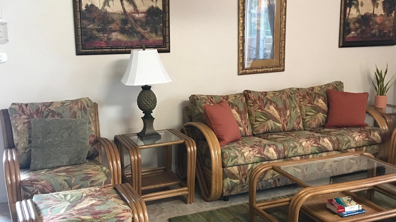 Photo of Livingroom in Kahaluu Bay