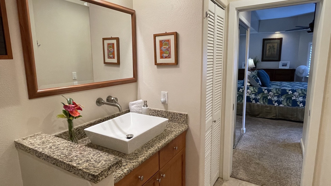 Photo of Bathroom in Kahaluu Bay