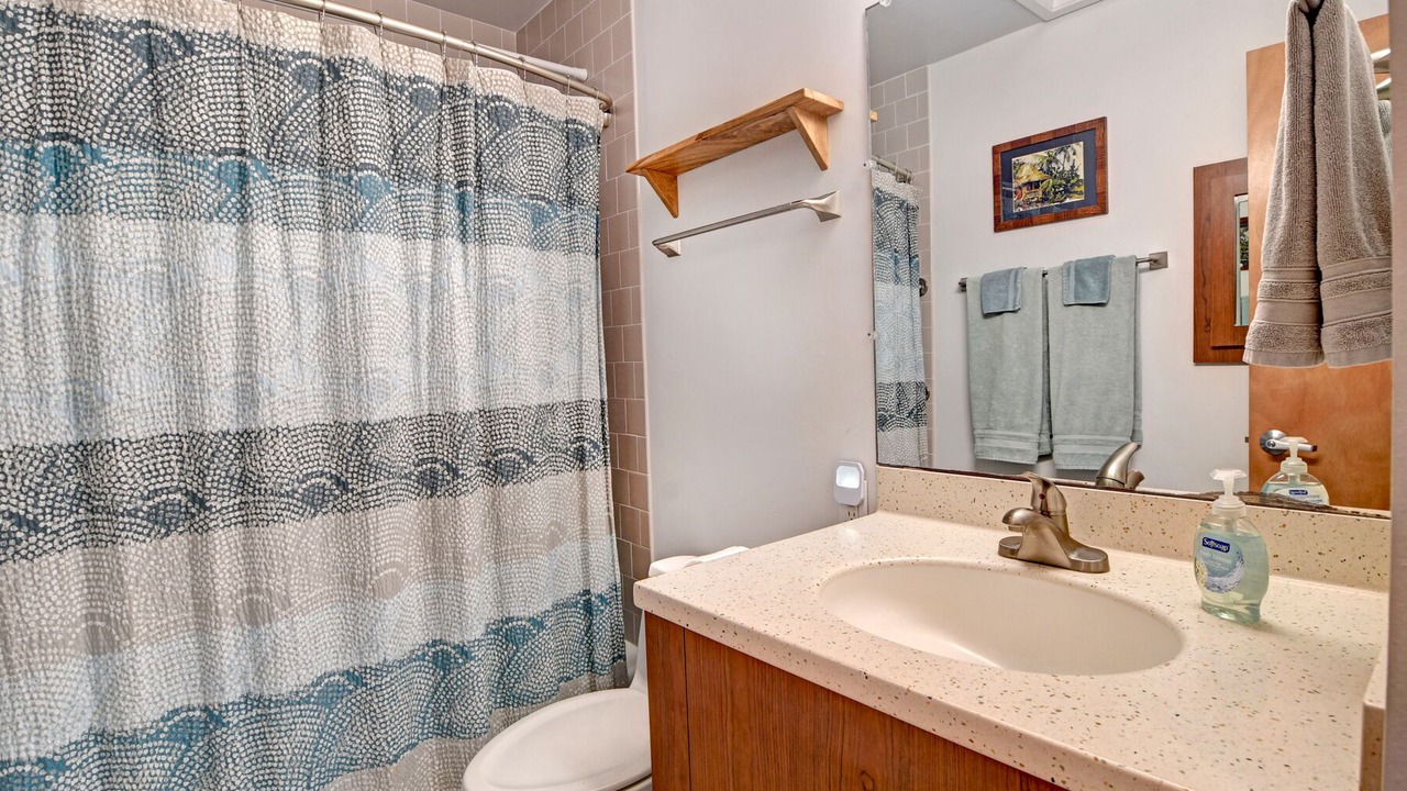 Photo of Bathroom in Hilo