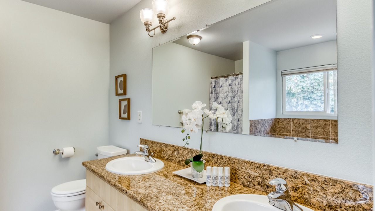 Photo of Bathroom in Waikoloa