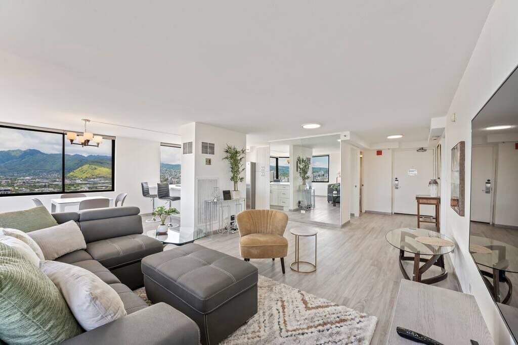 Photo of Livingroom in Waikiki