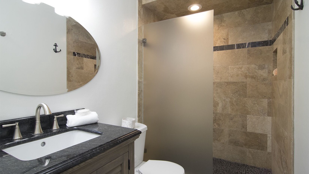 Photo of Bathroom in Kahuku