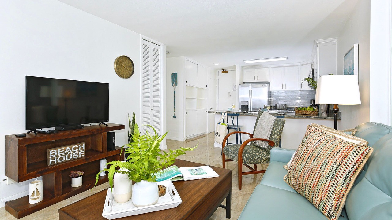 Photo of Livingroom in Waikiki