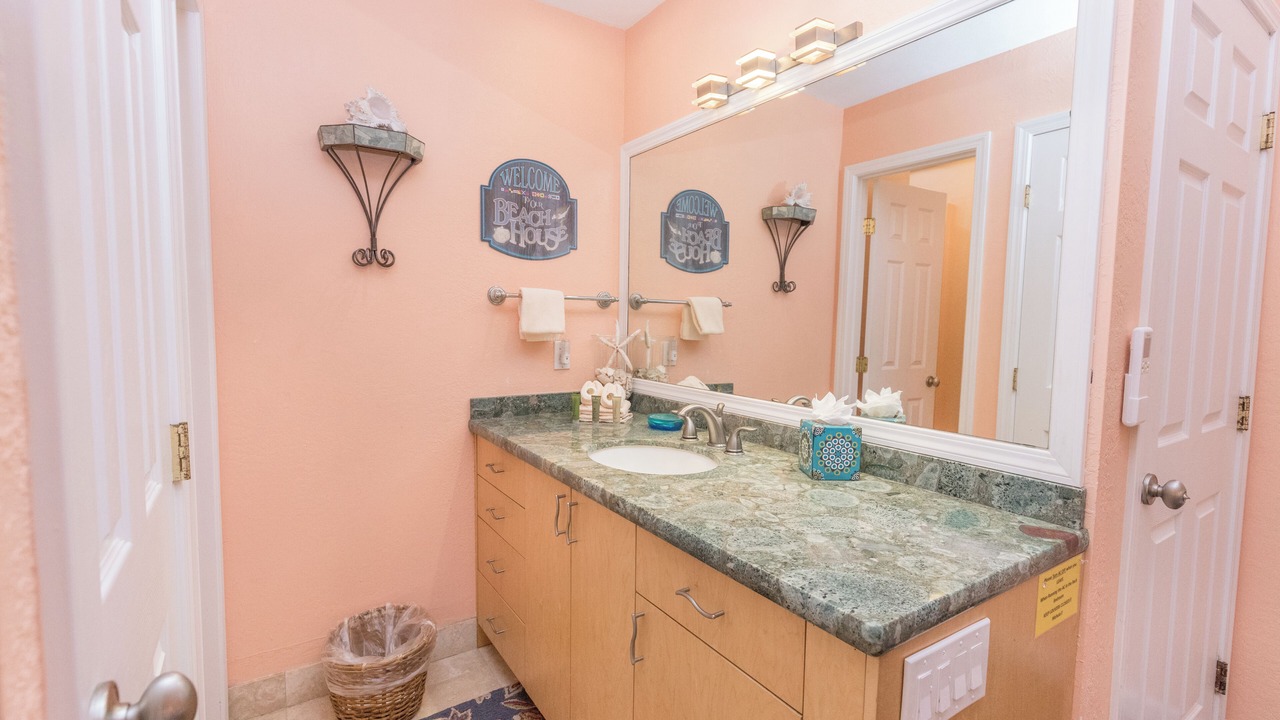 Photo of Bathroom in Kahana