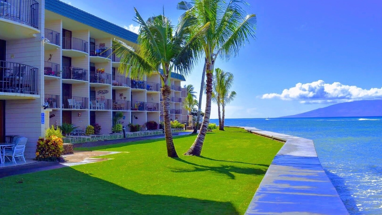 Photo of Others in Kahana