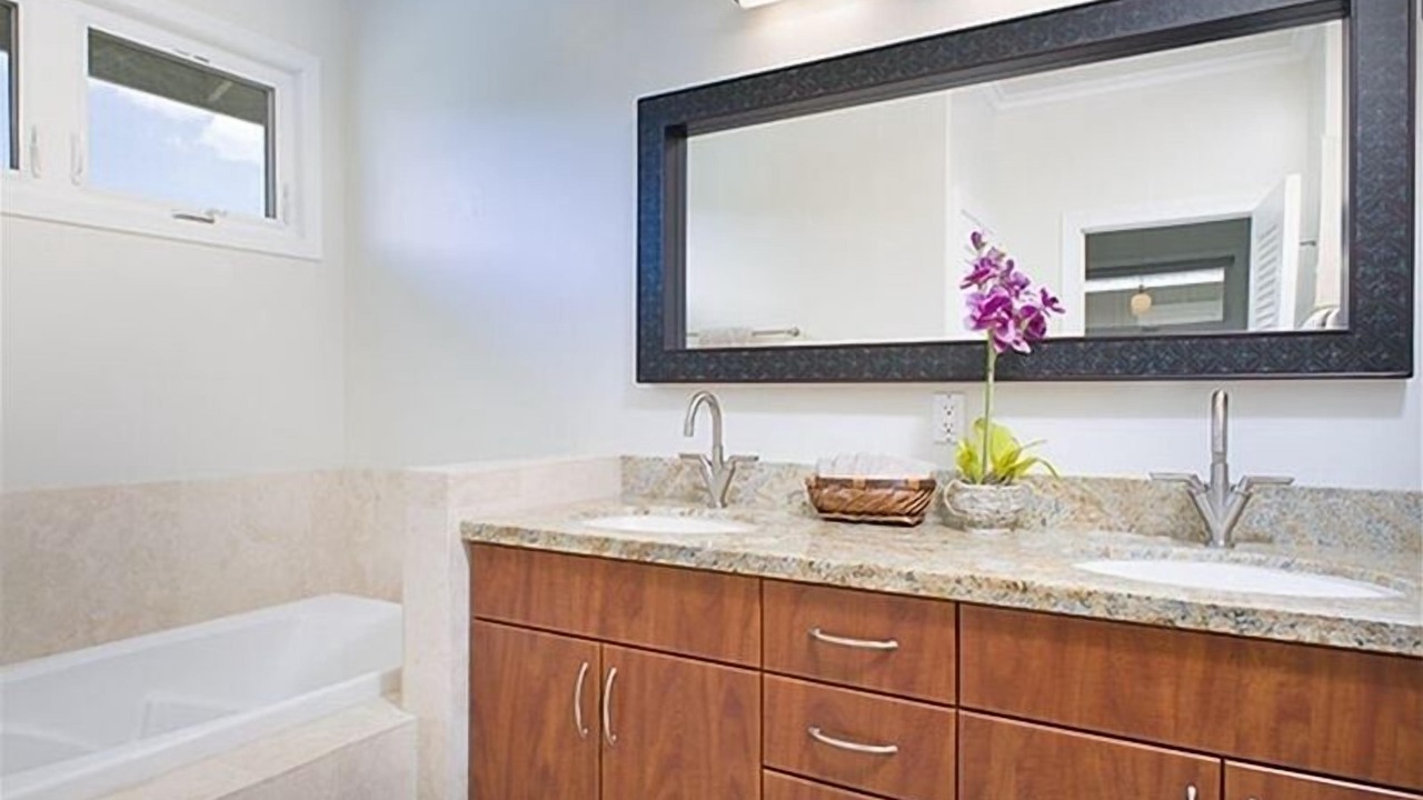 Photo of Bathroom in Lanikai