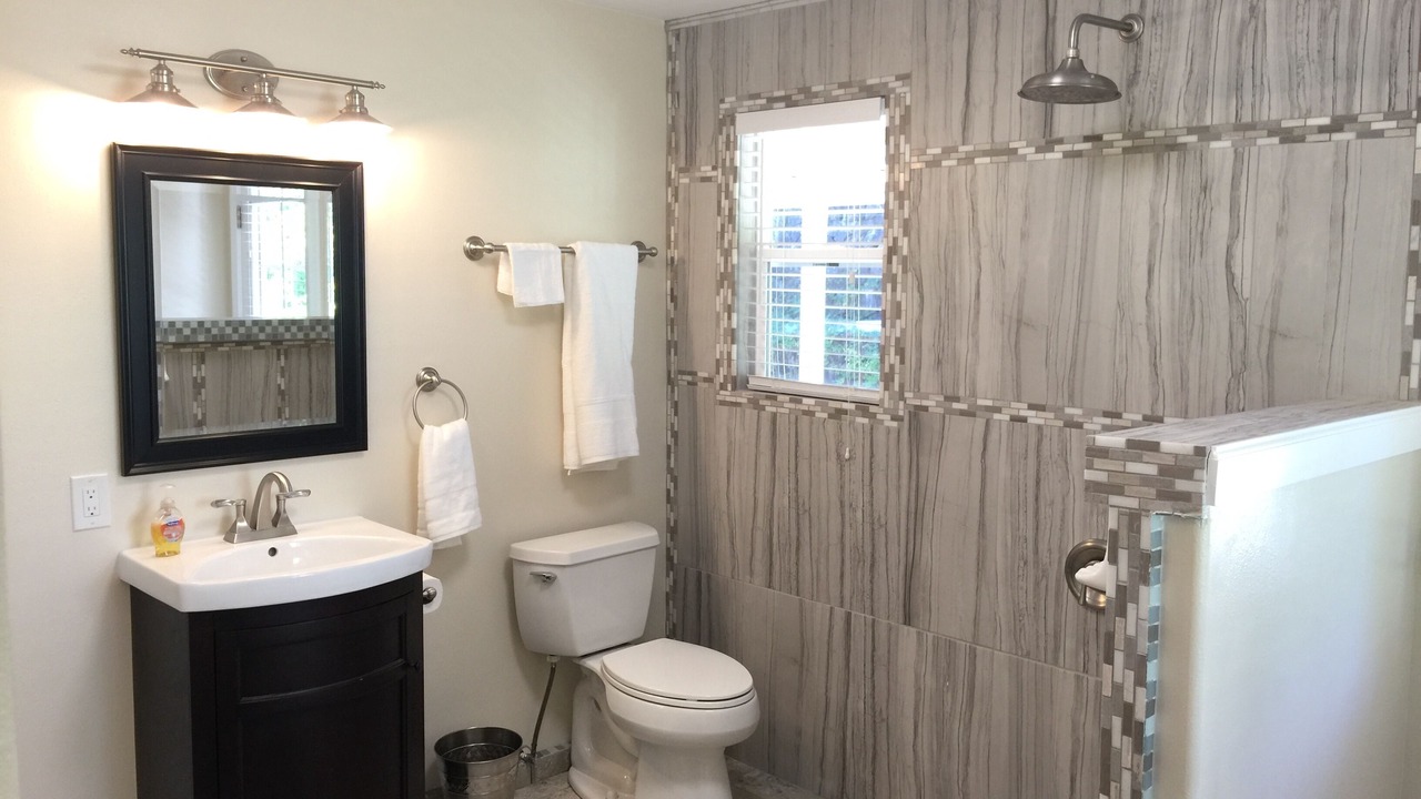 Photo of Bathroom in Keaukaha