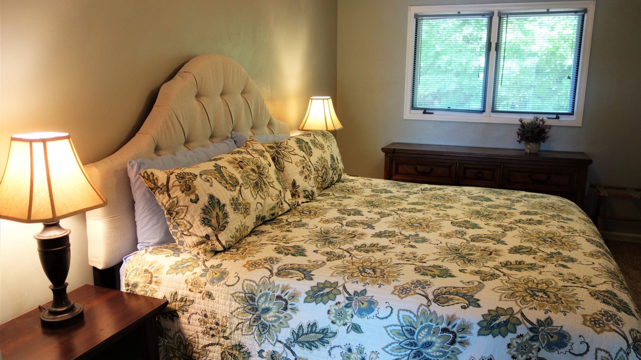 Photo of Bedroom in Huddleston