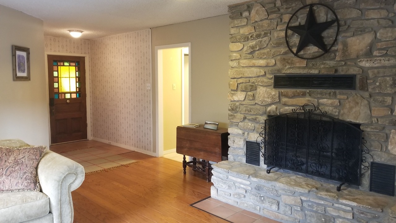 Photo of Livingroom in Burnet