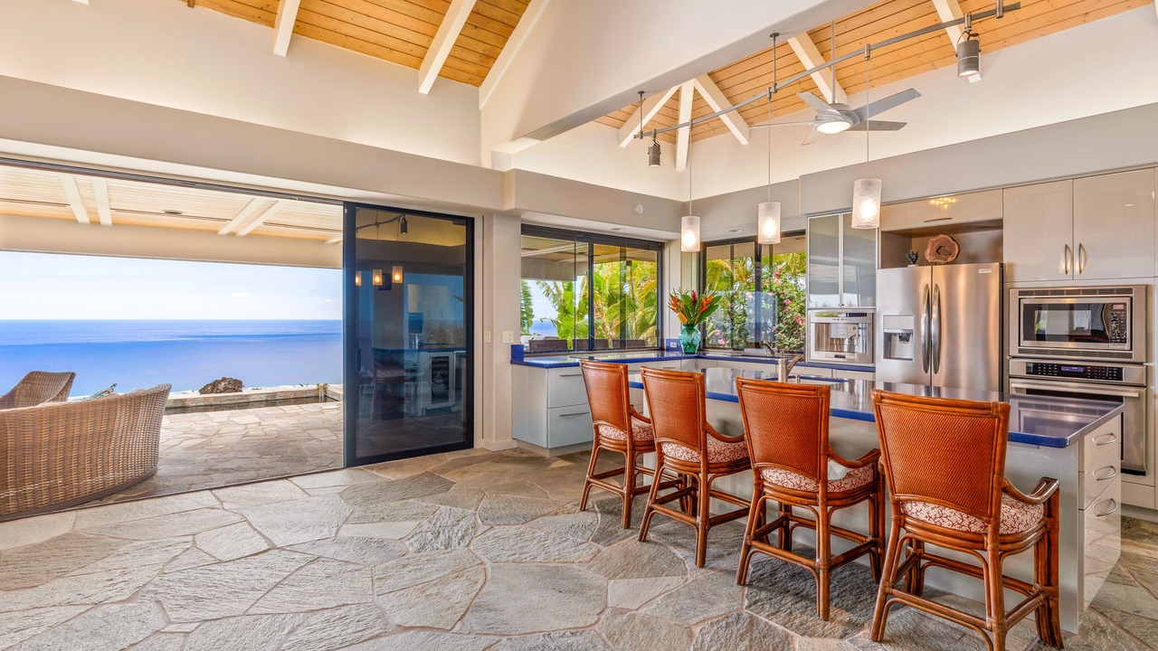 Photo of Kitchen in Kahaluu-Keauhou