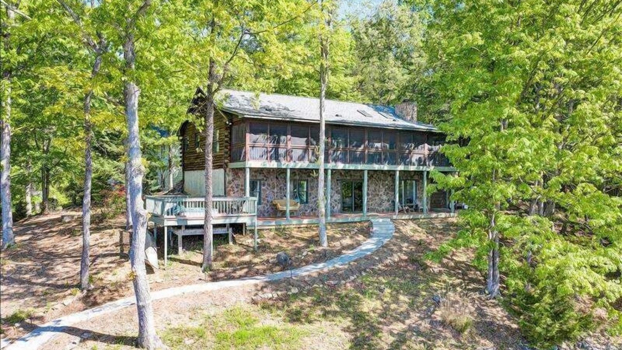 Photo of Others in Huddleston