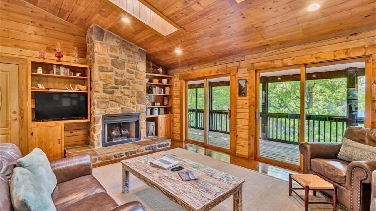 Photo of Livingroom in Huddleston