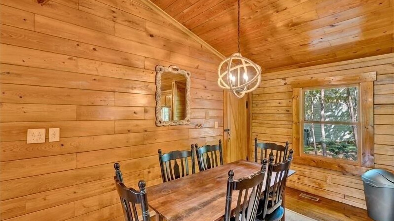 Photo of Livingroom in Huddleston