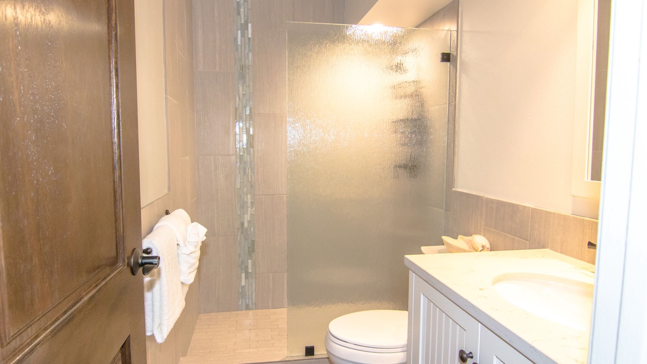 Photo of Bathroom in Maalaea