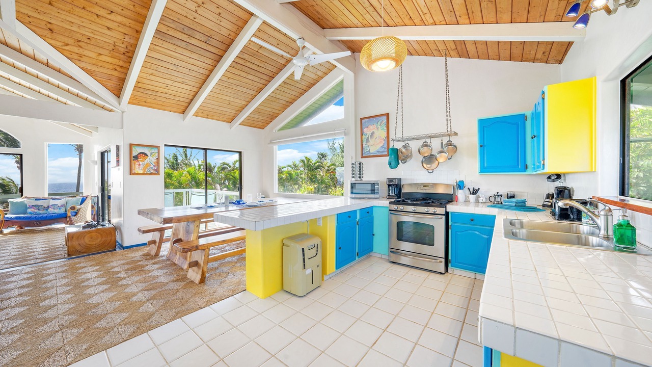 Photo of Kitchen in Haiku