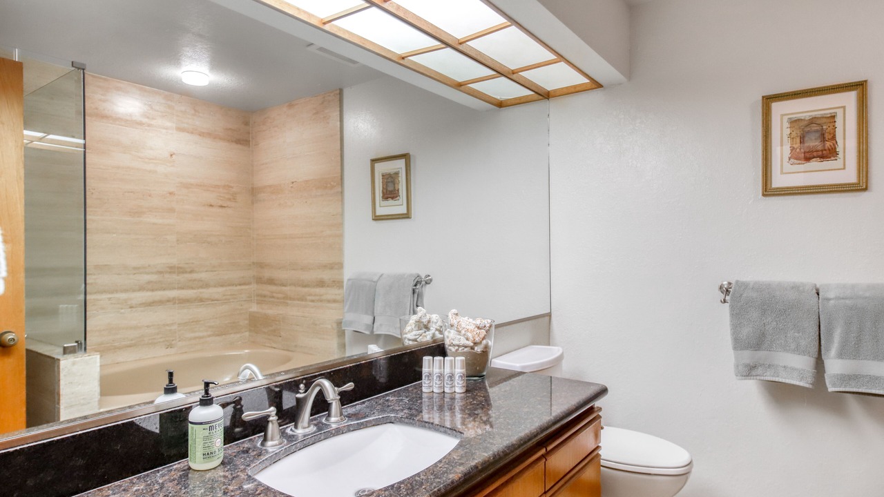 Photo of Bathroom in Waikoloa