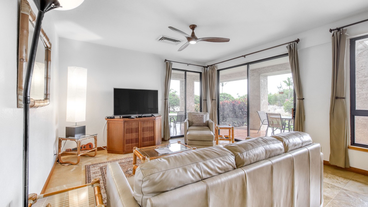 Photo of Livingroom in Waikoloa