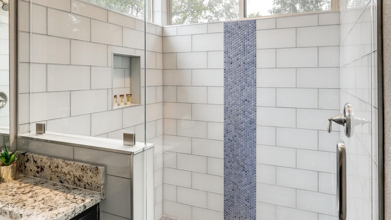 Photo of Bathroom in Holly