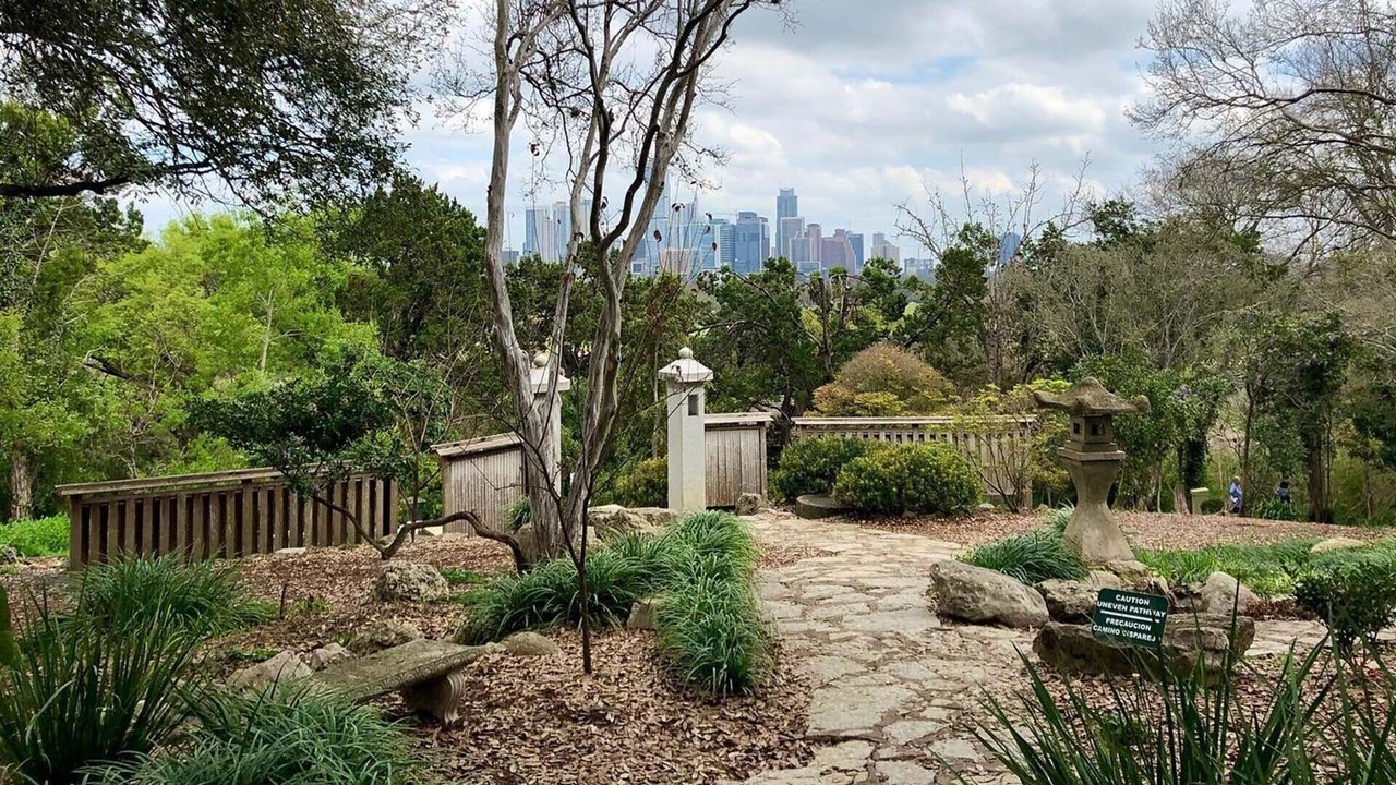 Photo of Outdoor in Holly