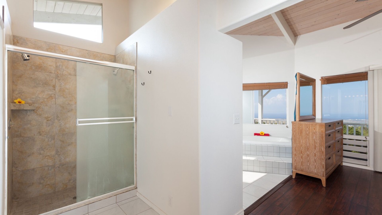 Photo of Bathroom in Kona Palisades