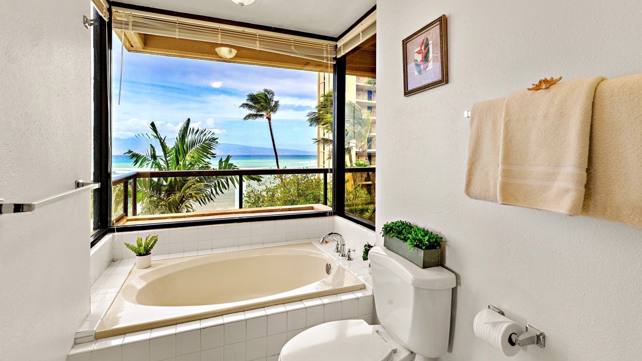 Photo of Bathroom in Kahana