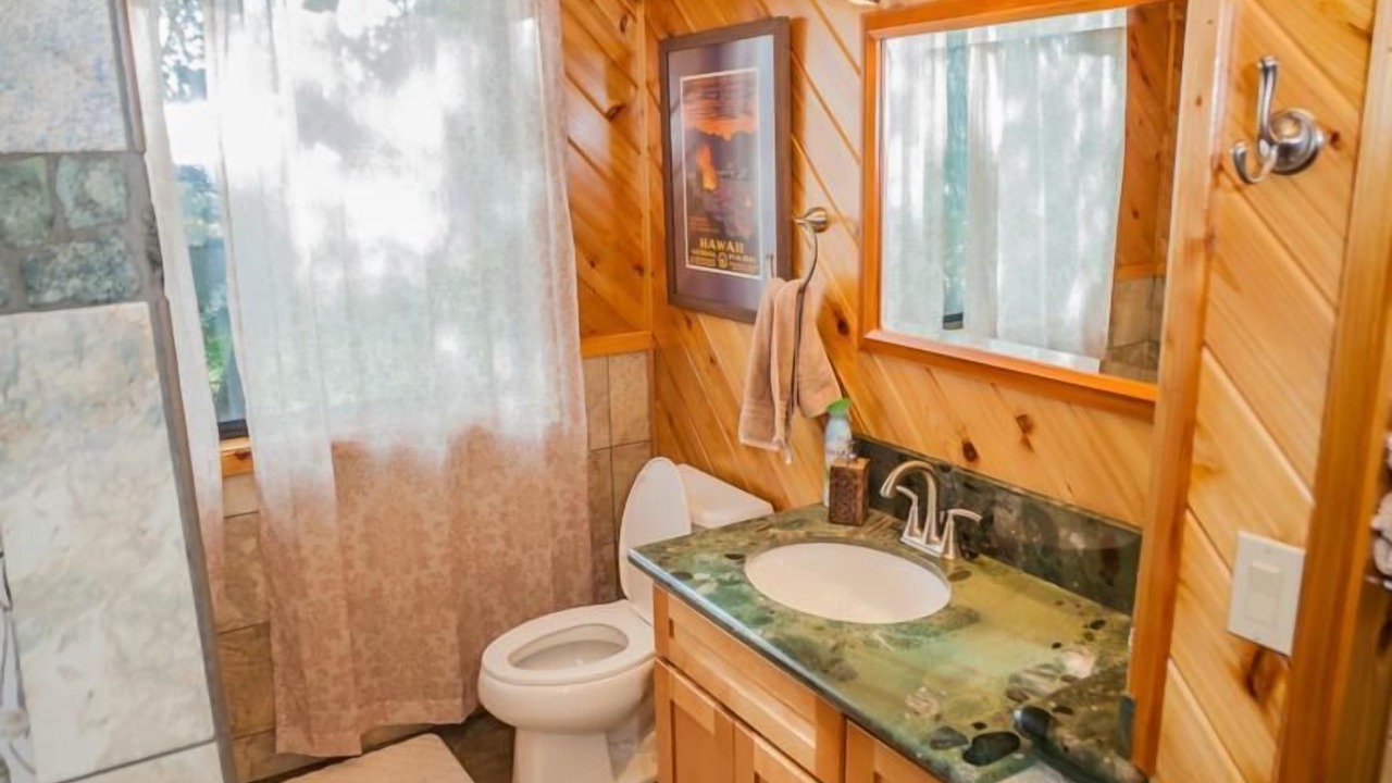 Photo of Bathroom in Volcano