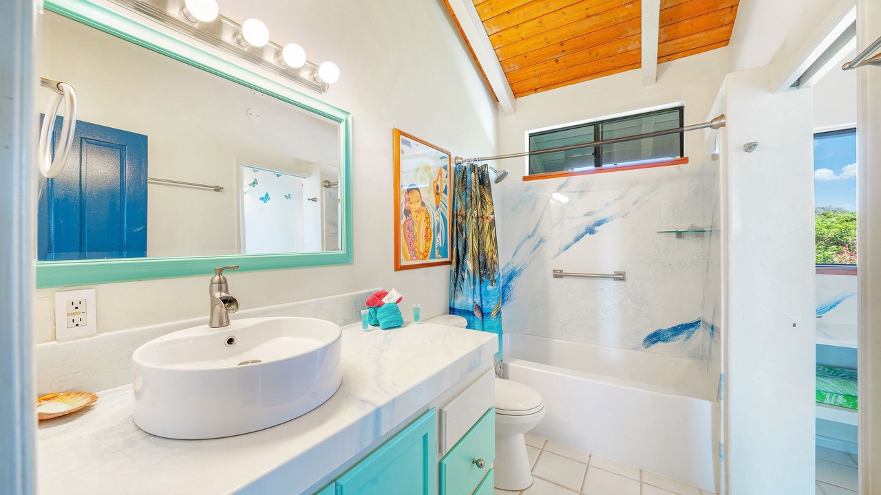 Photo of Bathroom in Haiku