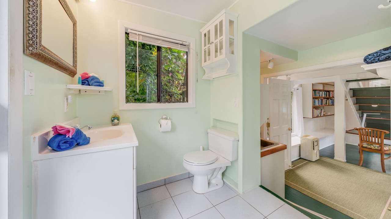 Photo of Bathroom in Haiku