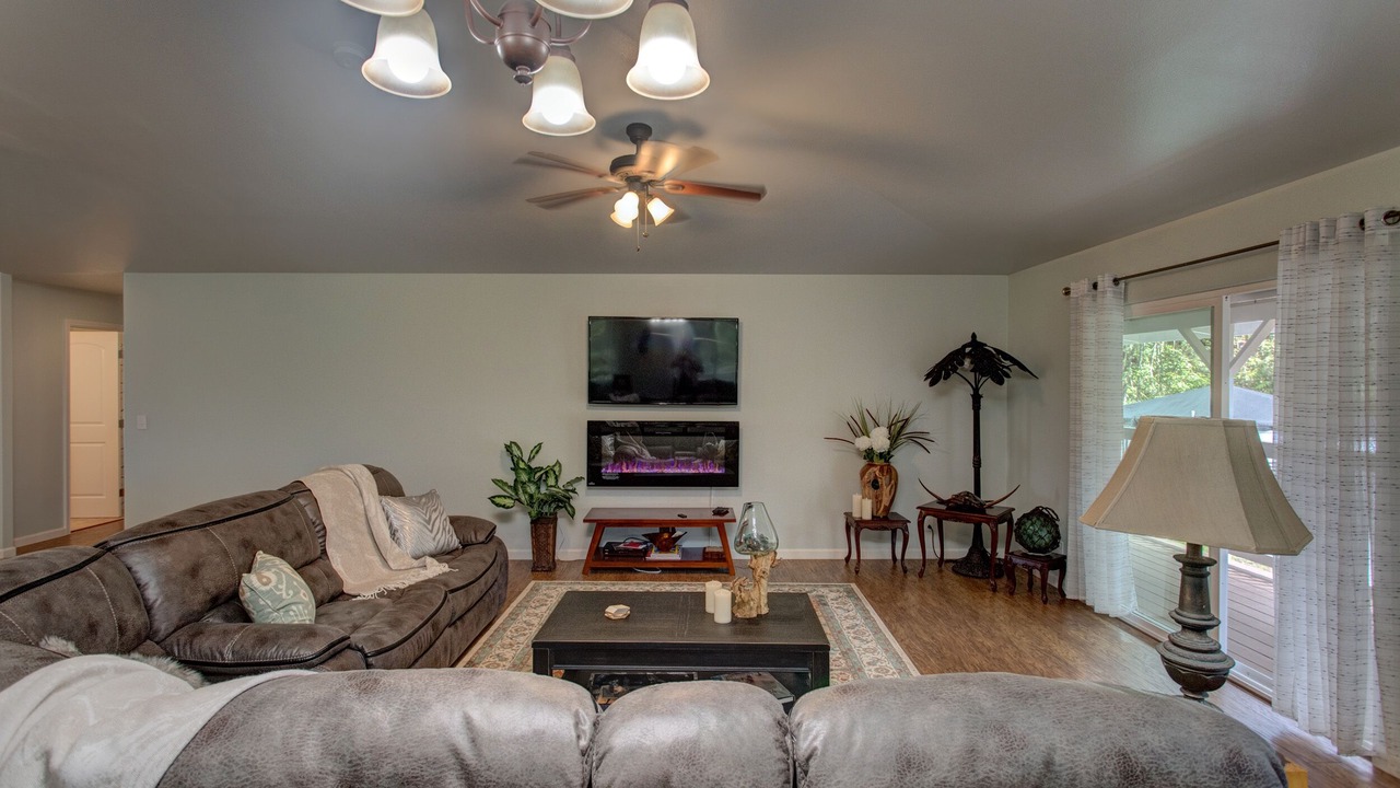 Photo of Livingroom in Royal Hawaiian Estates
