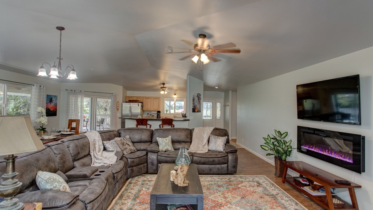Photo of Livingroom in Royal Hawaiian Estates