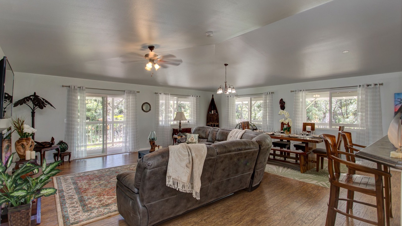 Photo of Livingroom in Royal Hawaiian Estates