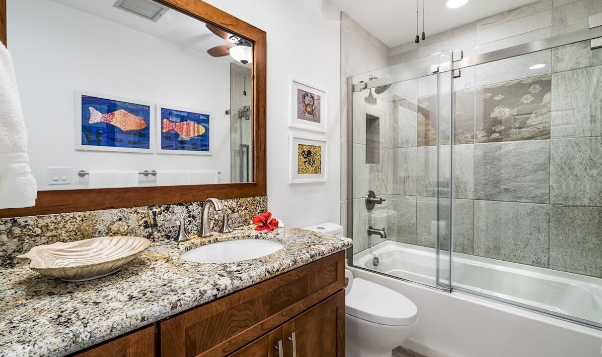 Photo of Bathroom in Keauhou
