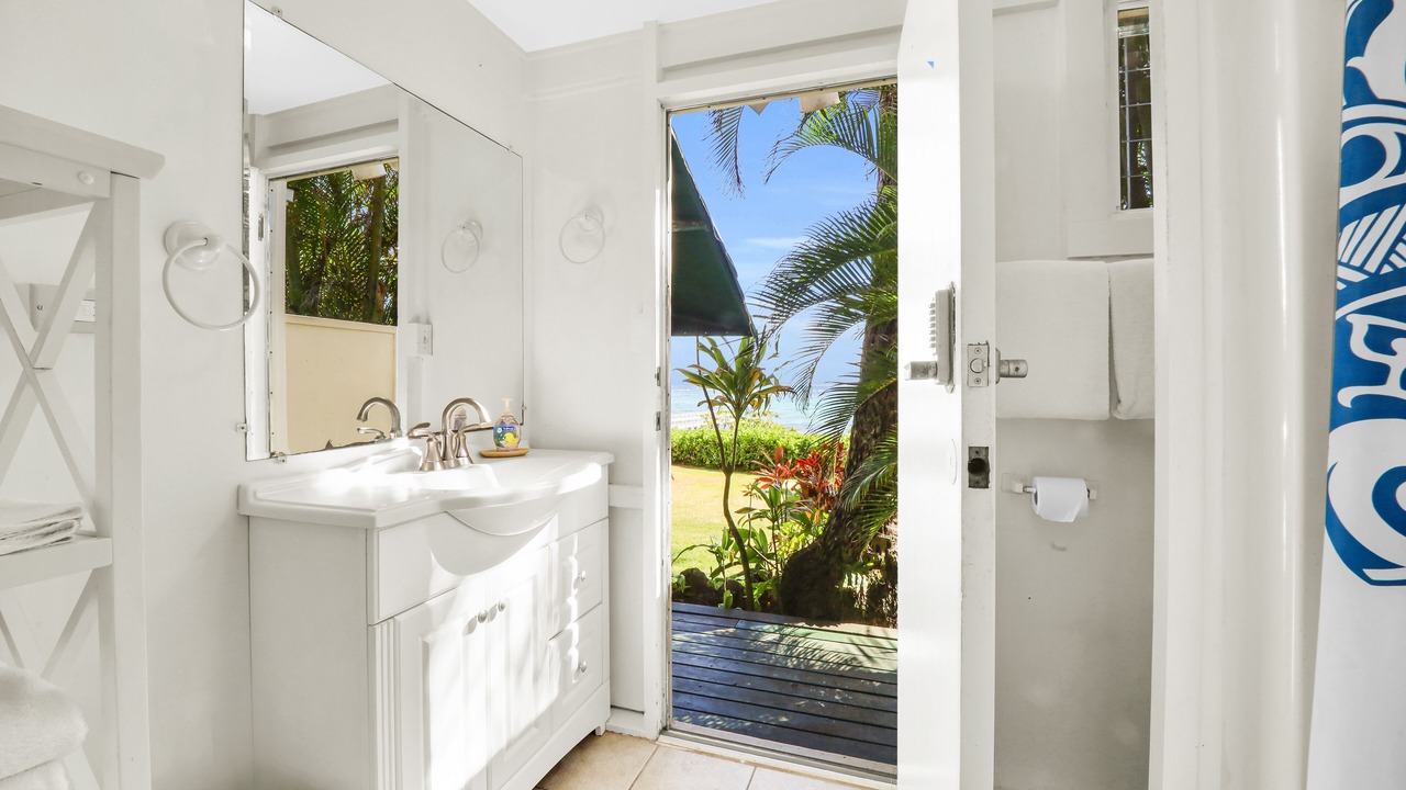 Photo of Bathroom in Waimanalo Beach