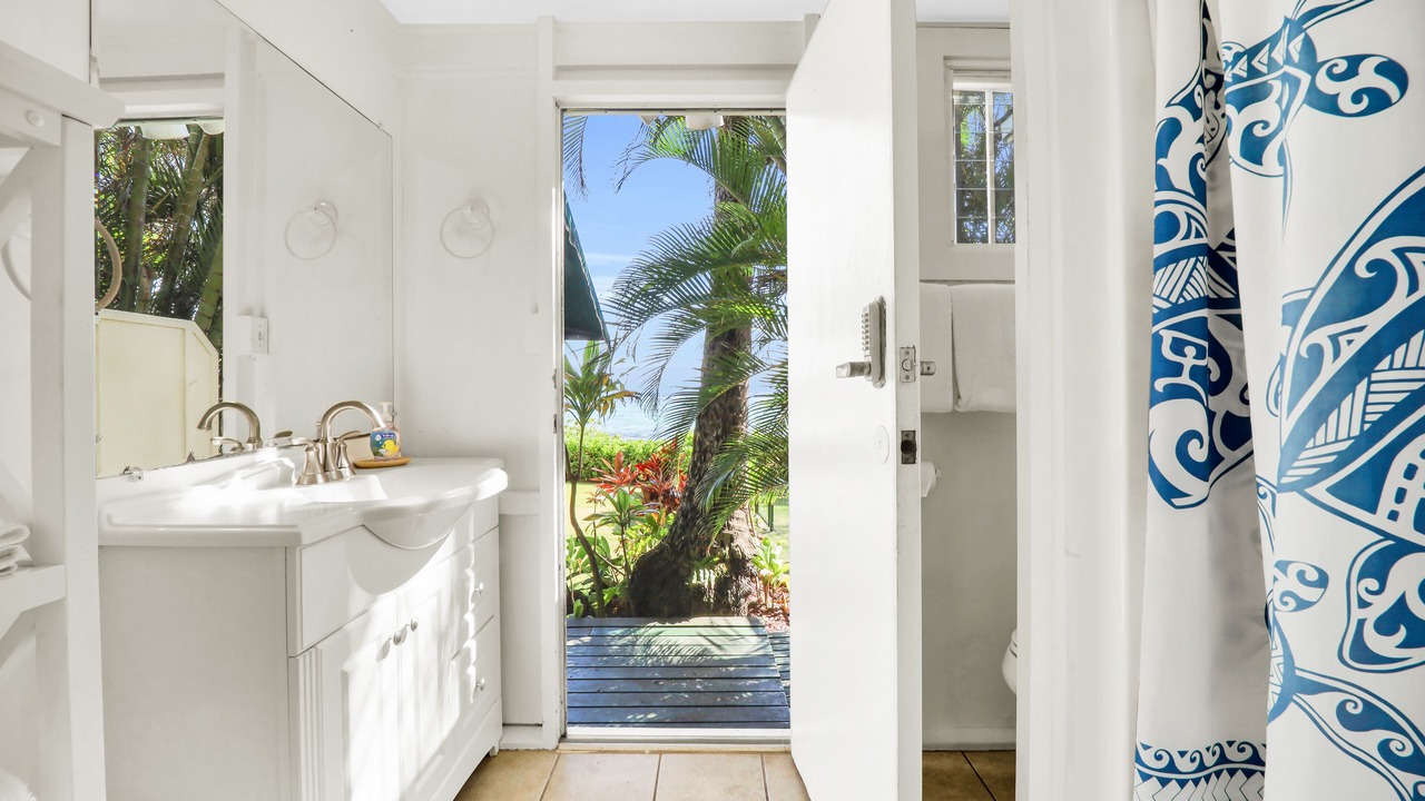 Photo of Bathroom in Waimanalo Beach