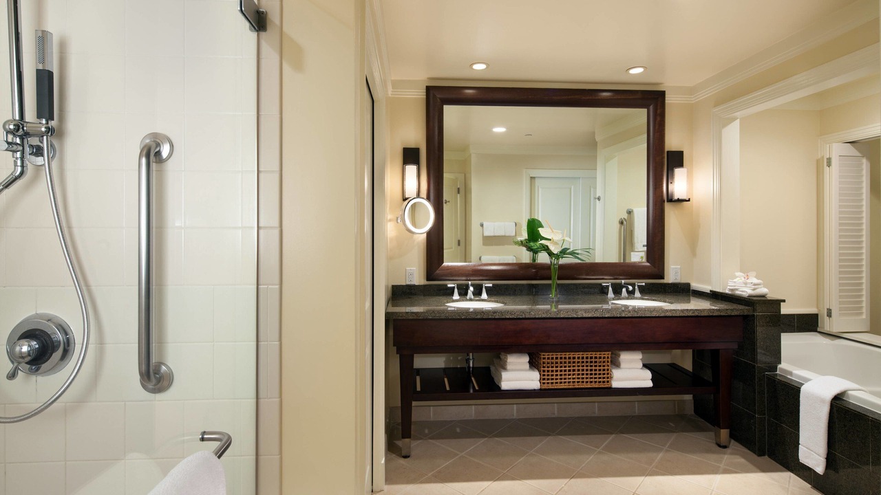Photo of Bathroom in Lahaina