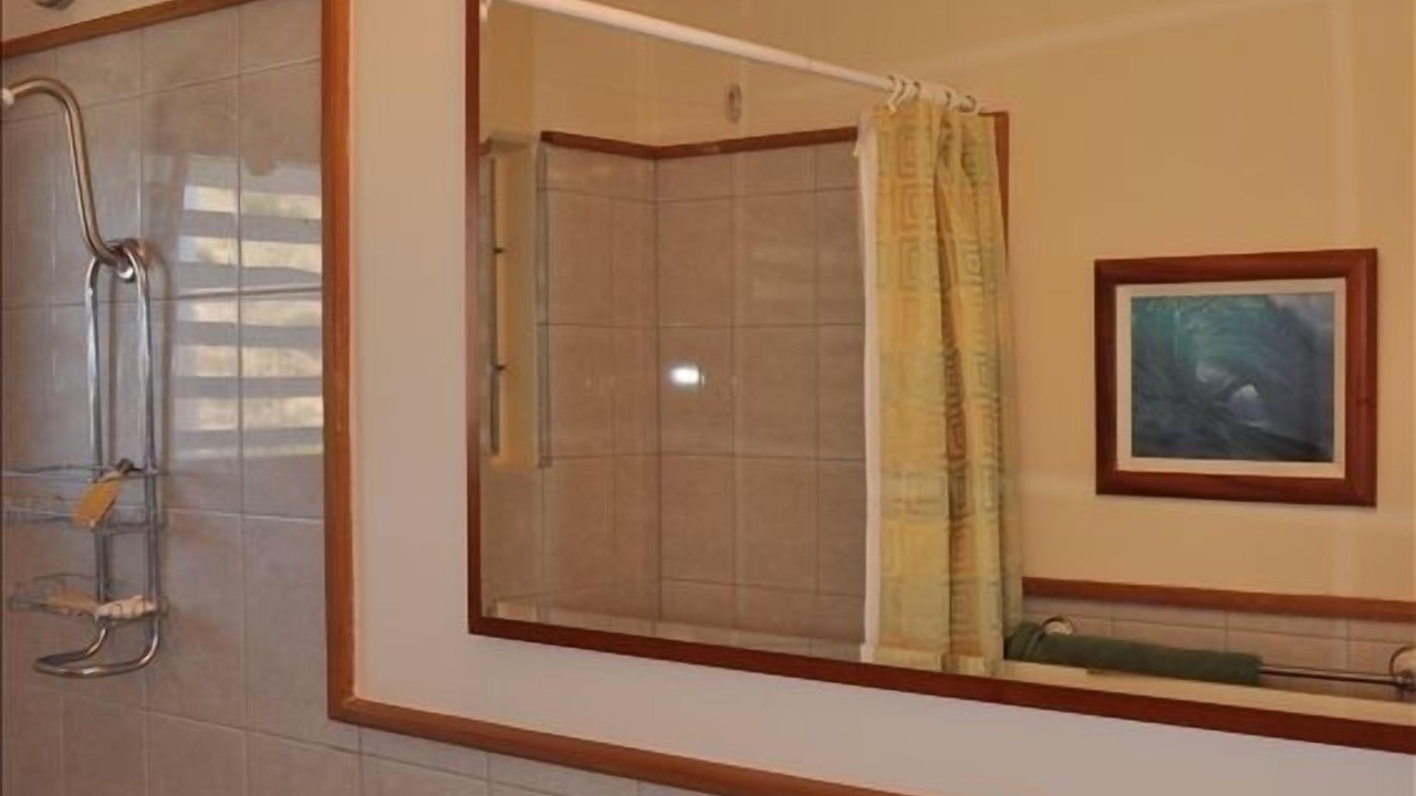 Photo of Bathroom in Makaha