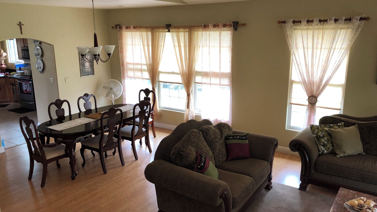 Photo of Livingroom in Ainaloa