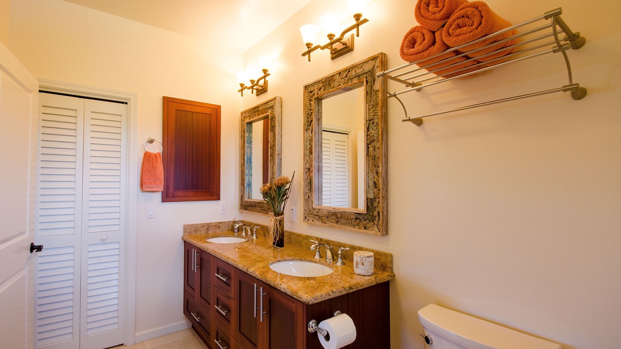 Photo of Bathroom in Pepeekeo
