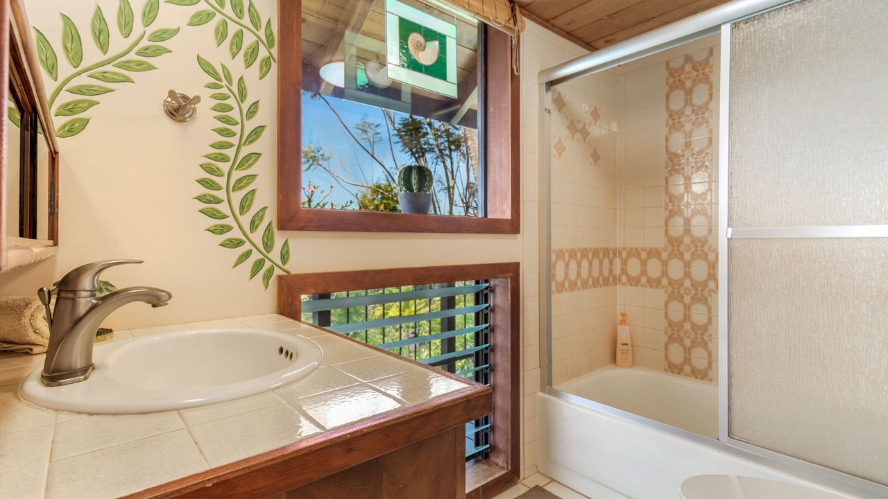 Photo of Bathroom in Honaunau-Napoopoo