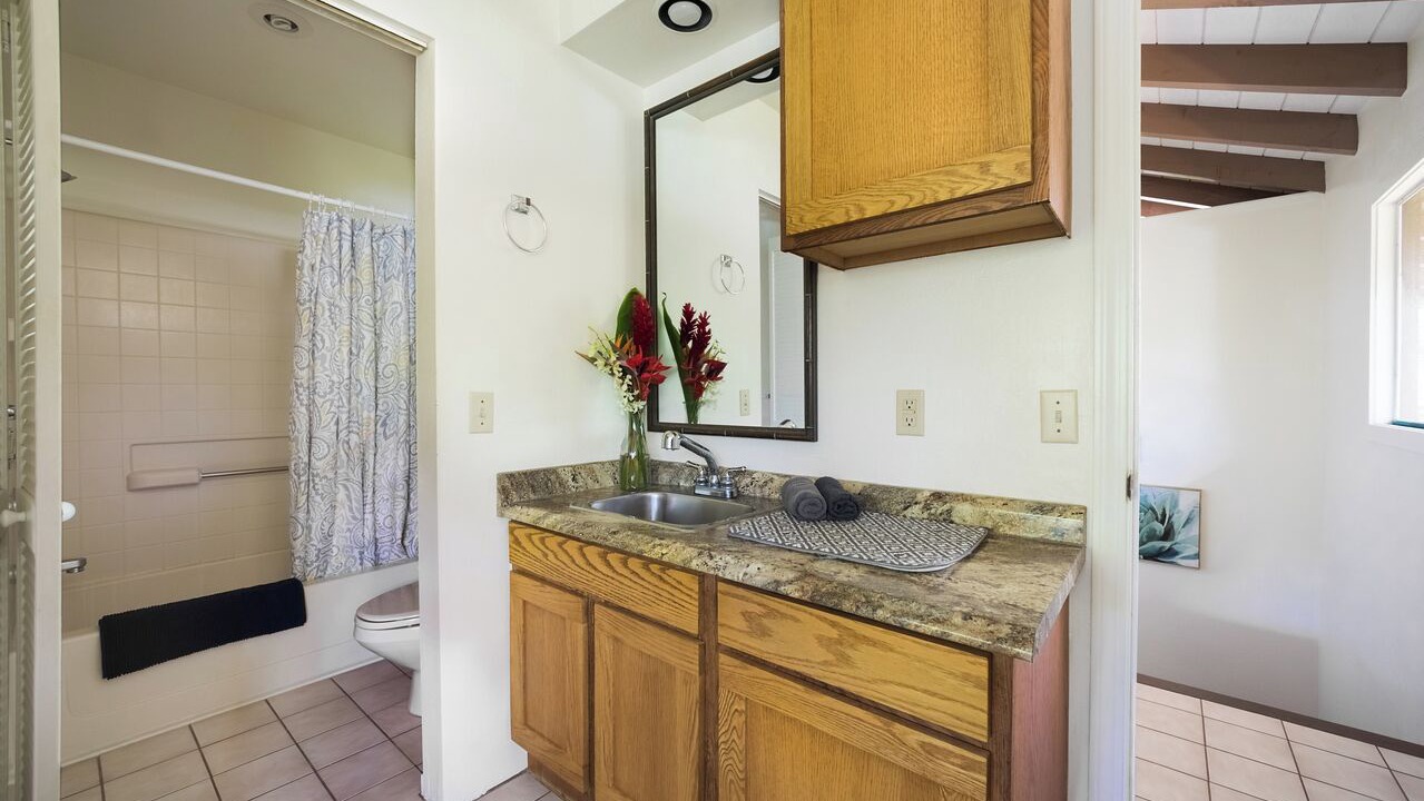 Photo of Bathroom in Kahaluu Bay