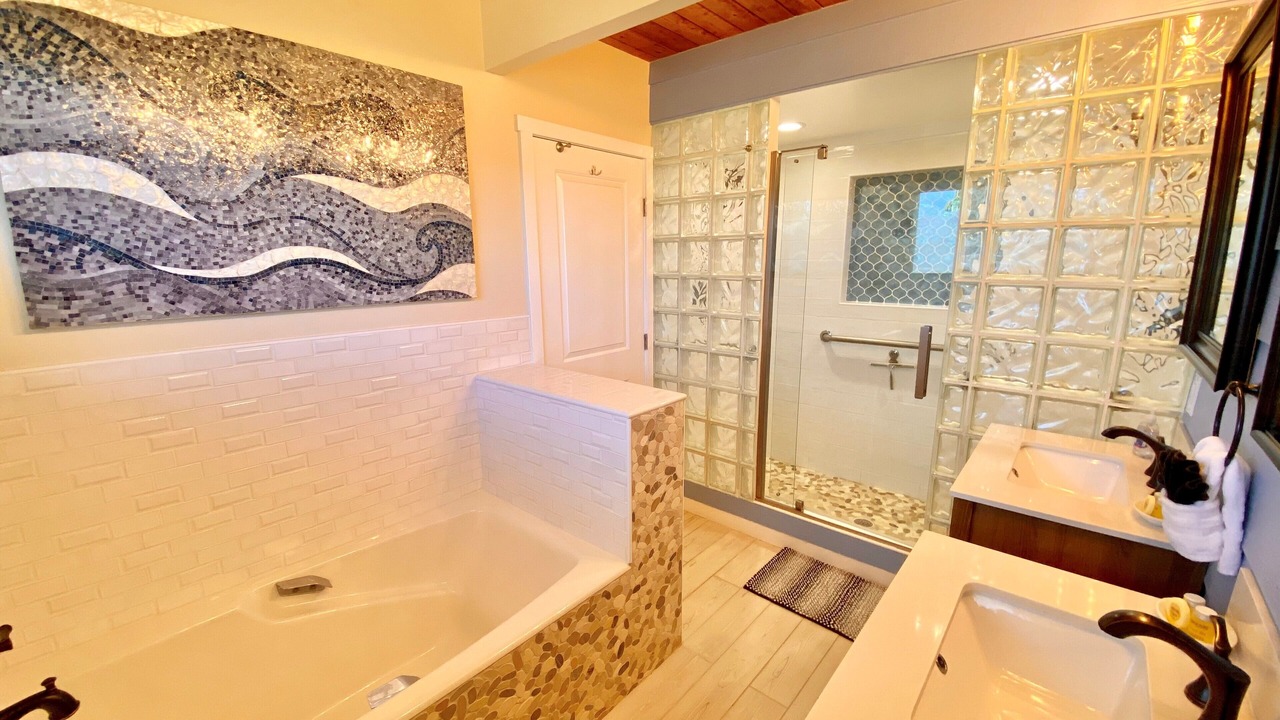 Photo of Bathroom in Halama Street