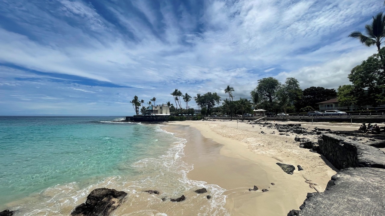 Photo of Others in Kahaluu Bay
