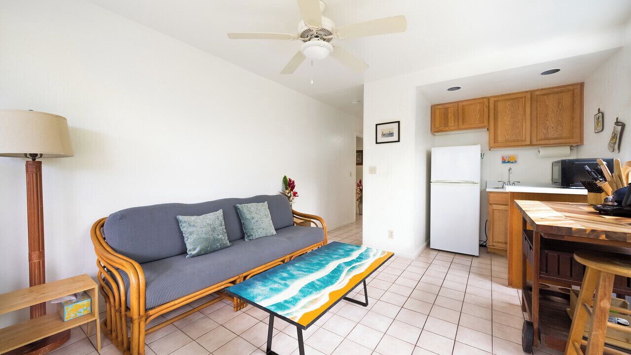 Photo of Livingroom in Kahaluu Bay
