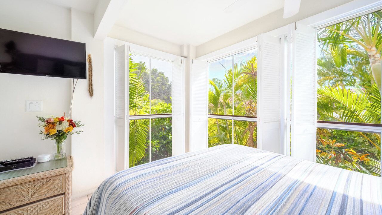 Photo of Bedroom in Kahaluu Bay